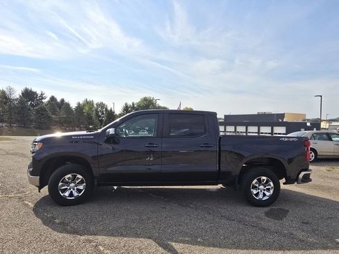 Used 2022 Chevrolet Silverado 1500 LT image 12