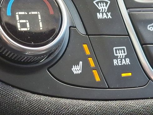 Used 2024 Chevrolet Malibu LT image 24