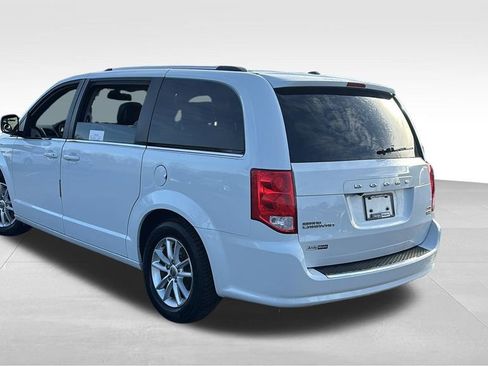 Used 2019 Dodge Grand Caravan SXT image 5