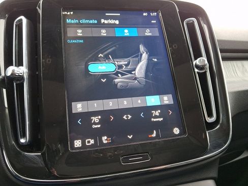 Certified 2025 Volvo XC40 B5 Plus image 16