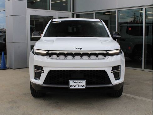 New 2026 Jeep Grand Wagoneer 4WD w/ Premium Group I image 2
