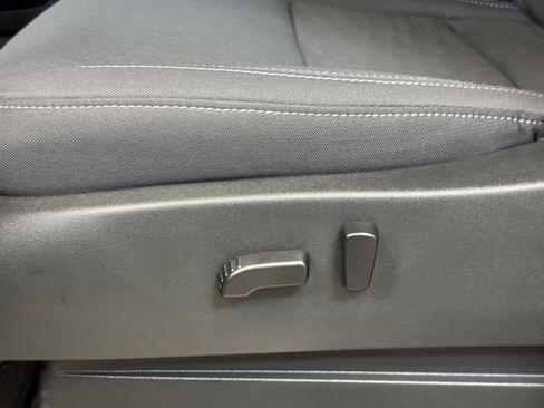 Used 2023 Nissan Frontier SV w/ Midnight Edition Package image 16