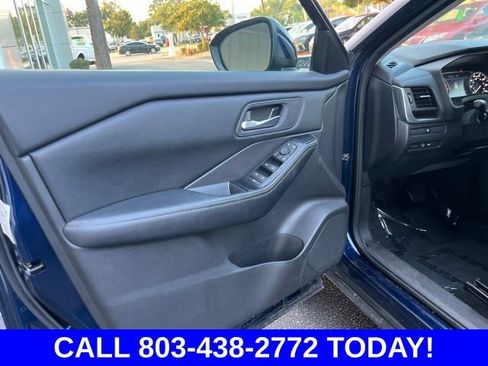 Used 2024 Nissan Rogue SV FWD image 5