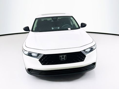 Used 2025 Honda Accord SE image 2