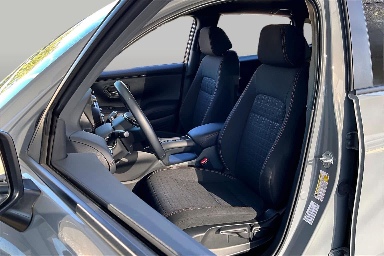 Certified 2025 Honda HR-V Sport image 8