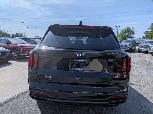 Used 2021 Kia Sorento S w/ Panoramic Sunroof Package FWD image 3
