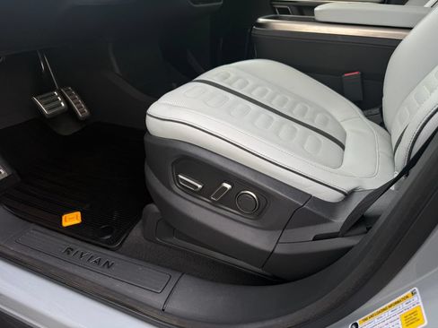Used 2023 Rivian R1S Adventure AWD/4WD image 20