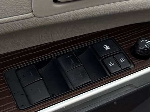 Used 2021 Toyota Sienna LE image 31