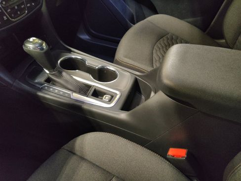 Used 2021 Chevrolet Equinox LT FWD image 26