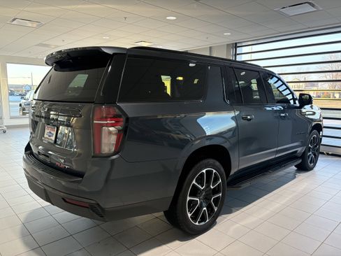 Used 2021 Chevrolet Suburban RST w/ Luxury Package image 7