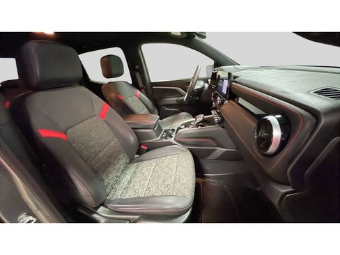 Used 2024 Chevrolet Colorado Z71 w/ Z71 Convenience Package 2 image 15