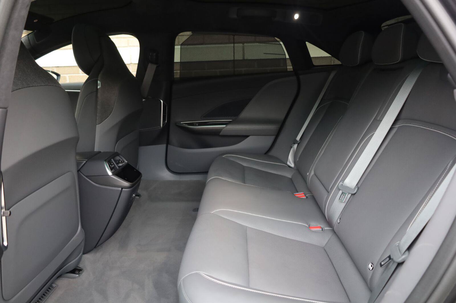 Used 2025 Lucid Air Touring AWD/4WD image 23