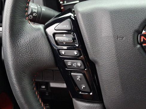 Used 2025 Nissan Frontier PRO-4X AWD/4WD image 21