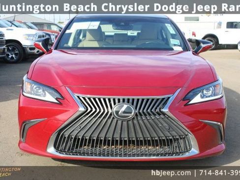 Used 2019 Lexus ES 350 w/ Premium Package image 2