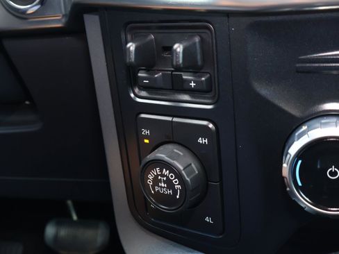 Used 2022 Ford F150 Lariat w/ Max Trailer Tow Package image 27