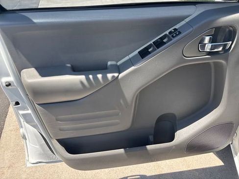 Used 2019 Nissan Frontier SV RWD image 10