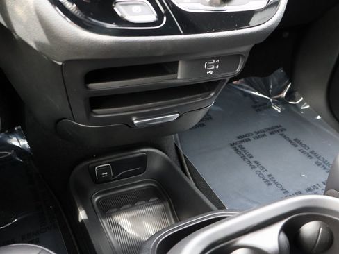 New 2026 Chrysler Pacifica Select image 39