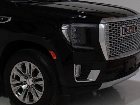 Used 2021 GMC Yukon XL Denali AWD/4WD image 9