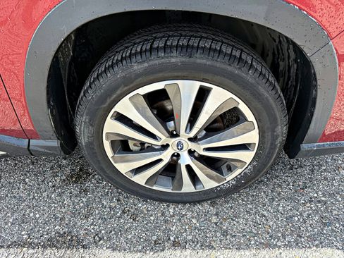 Used 2019 Subaru Ascent Touring image 11