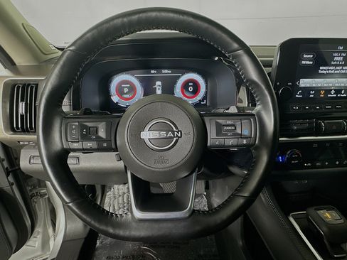 Used 2024 Nissan Pathfinder Platinum w/ Cargo Package AWD/4WD image 15