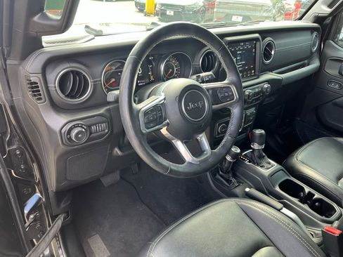 Used 2022 Jeep Wrangler Unlimited Sahara w/ Cold Weather Group image 7