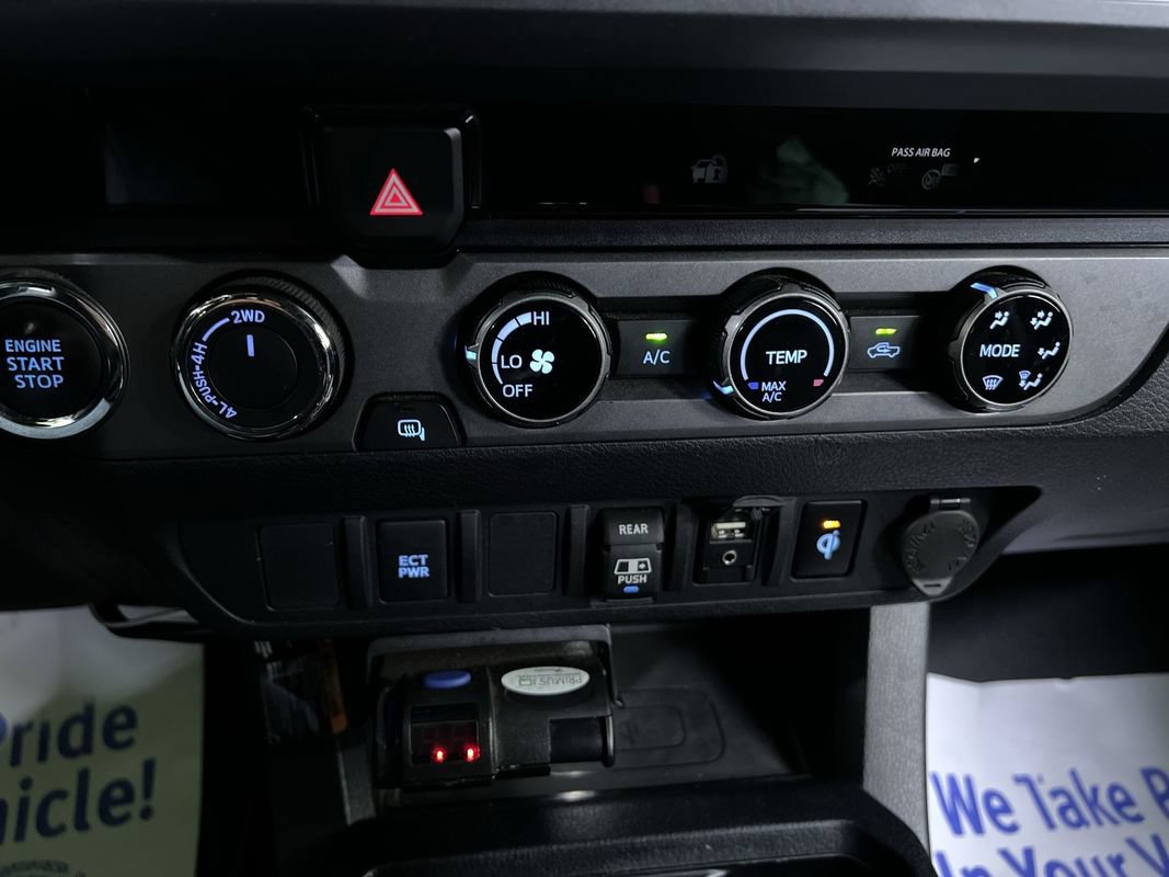Used 2018 Toyota Tacoma TRD Sport AWD/4WD image 24