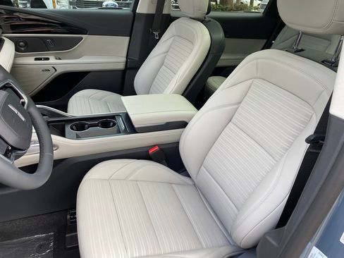 New 2026 Lincoln Nautilus Reserve AWD/4WD image 41