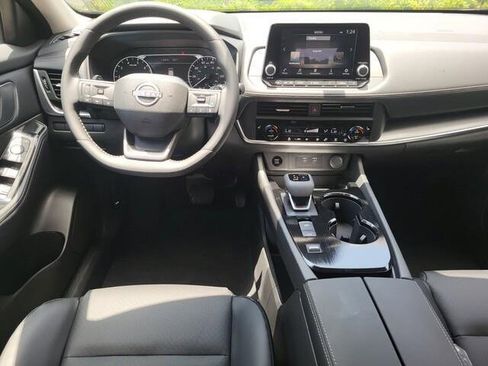 New 2025 Nissan Rogue SV w/ SV Premium Package image 19