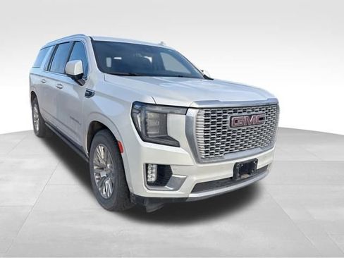 Used 2023 GMC Yukon XL Denali w/ Denali Reserve Package image 7