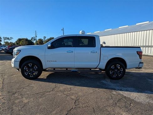 Used 2021 Nissan Titan Platinum Reserve w/ Moonroof Package image 7