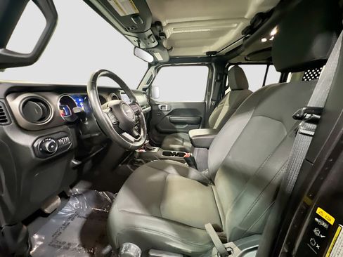 Used 2020 Jeep Wrangler Unlimited Sport image 14