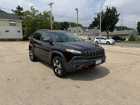 Used 2015 Jeep Cherokee Trailhawk w/ Comfort/Convenience Group AWD/4WD image 1