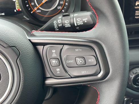 Used 2024 Jeep Wrangler Unlimited Rubicon AWD/4WD image 27