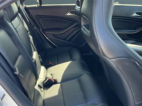 Used 2019 Mercedes-Benz CLA 250 image 8