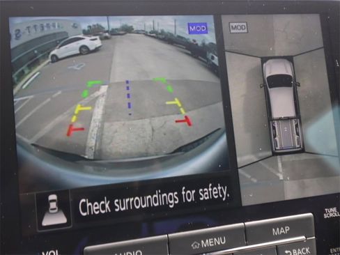 Used 2024 Nissan Titan Platinum Reserve w/ Moonroof Package image 6