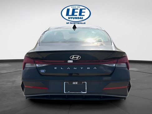 New 2026 Hyundai Elantra SEL Sport FWD image 4