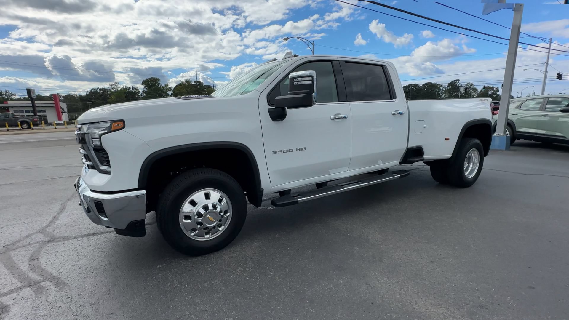 Used 2026 Chevrolet Silverado 3500 LTZ w/ LTZ Plus Package AWD/4WD image 4