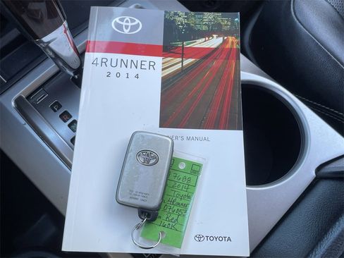 Used 2014 Toyota 4Runner Limited image 32
