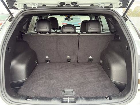 Used 2024 Jeep Compass Latitude image 11