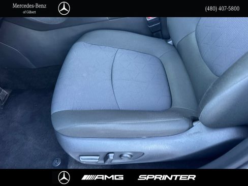 Used 2025 Toyota RAV4 XLE FWD image 15