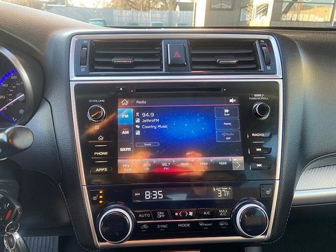 Used 2019 Subaru Outback 2.5i Premium image 15