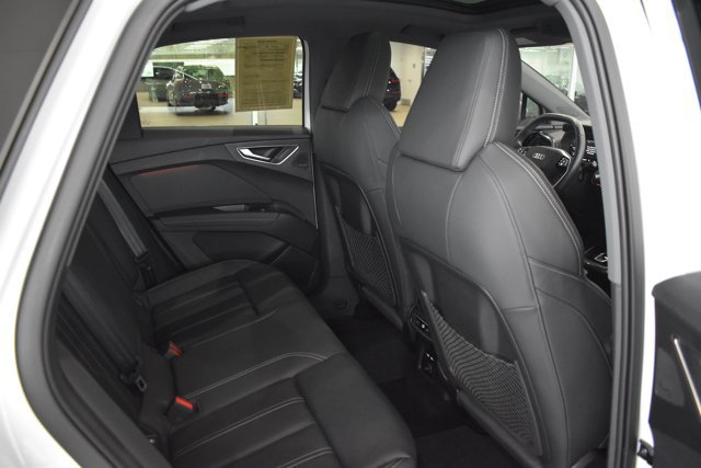 Used 2023 Audi Q4 e-tron Premium Plus w/ Premium Plus AWD/4WD image 27