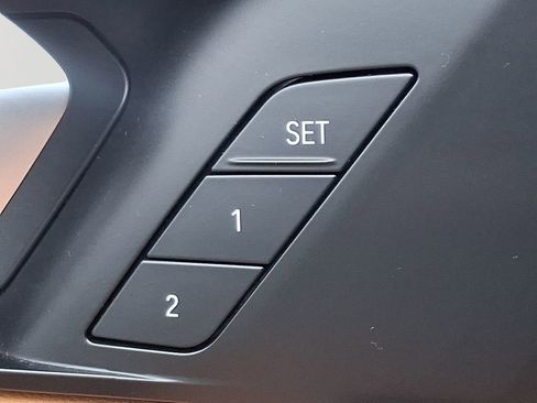 Used 2023 BMW X5 xDrive40i w/ Premium Package AWD/4WD image 28