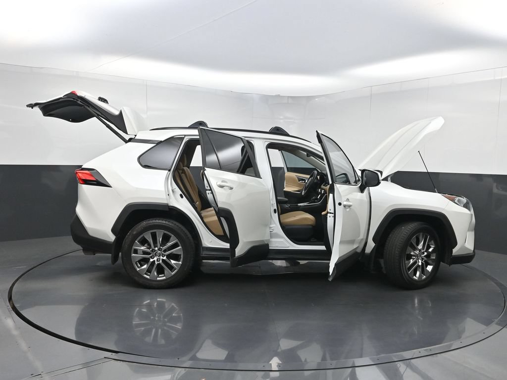 Used 2021 Toyota RAV4 XLE Premium FWD image 35