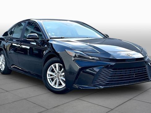 Used 2026 Toyota Camry LE FWD image 3