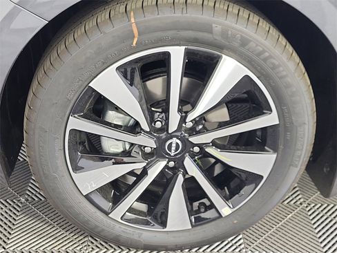 New 2025 Nissan Sentra SV w/ SV Premium Package image 14