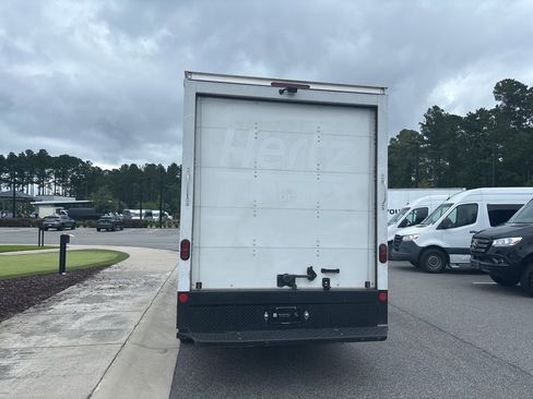 Used 2022 Ford Transit 350 DRW image 5