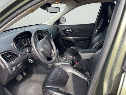 Used 2021 Jeep Cherokee Latitude Plus image 26