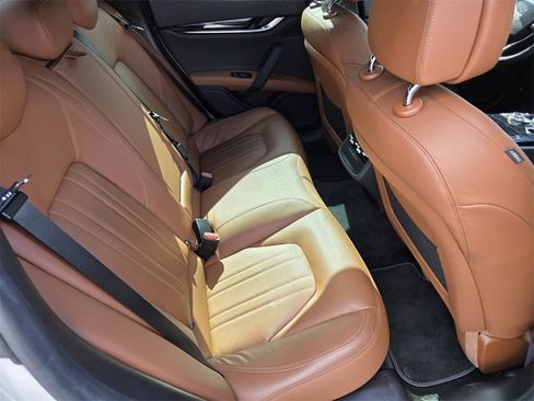 Used 2022 Maserati Ghibli Modena image 27