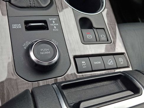 Certified 2022 Toyota Highlander Platinum image 30